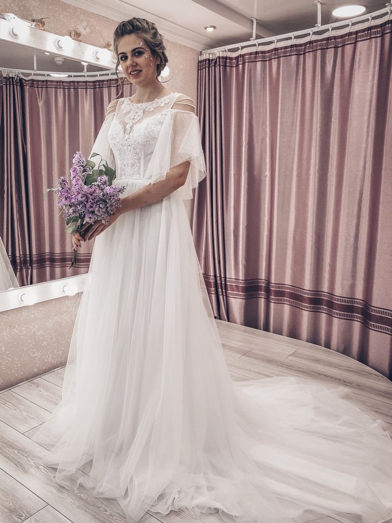 Свадебные салоны в москве недорогие каталог фото